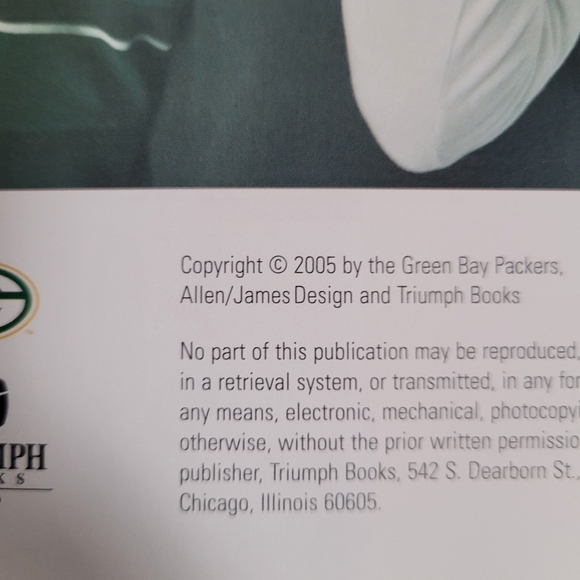 Greenbay Packers Green Gold & Proud Hardvover Book & DVD 2005 - Picture 7 of 12